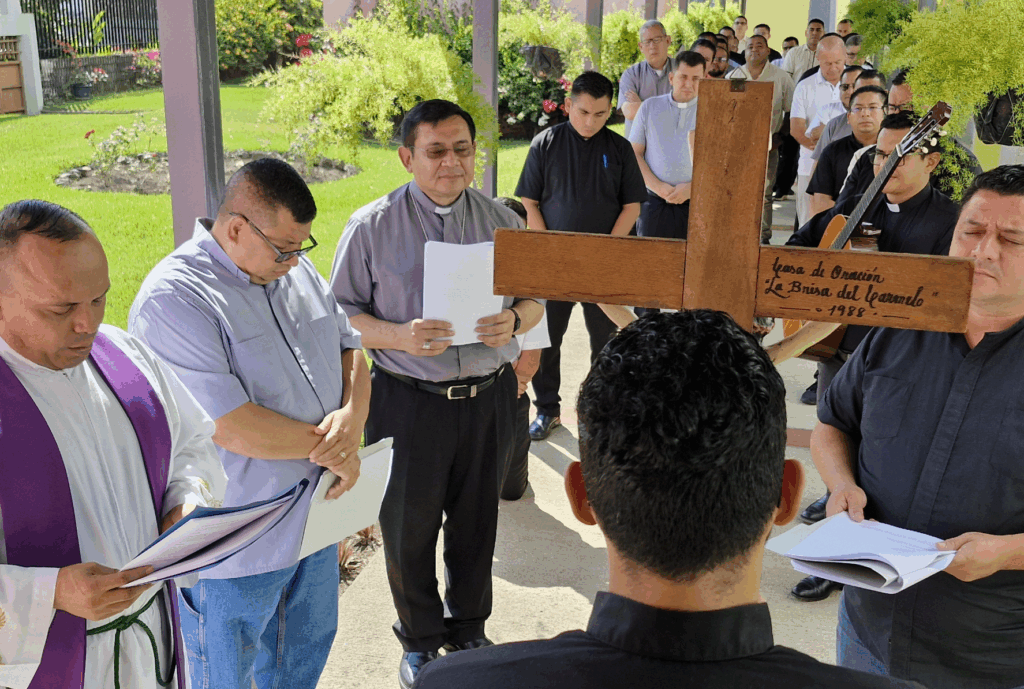 Ejercicios espirituales en El Salvador
